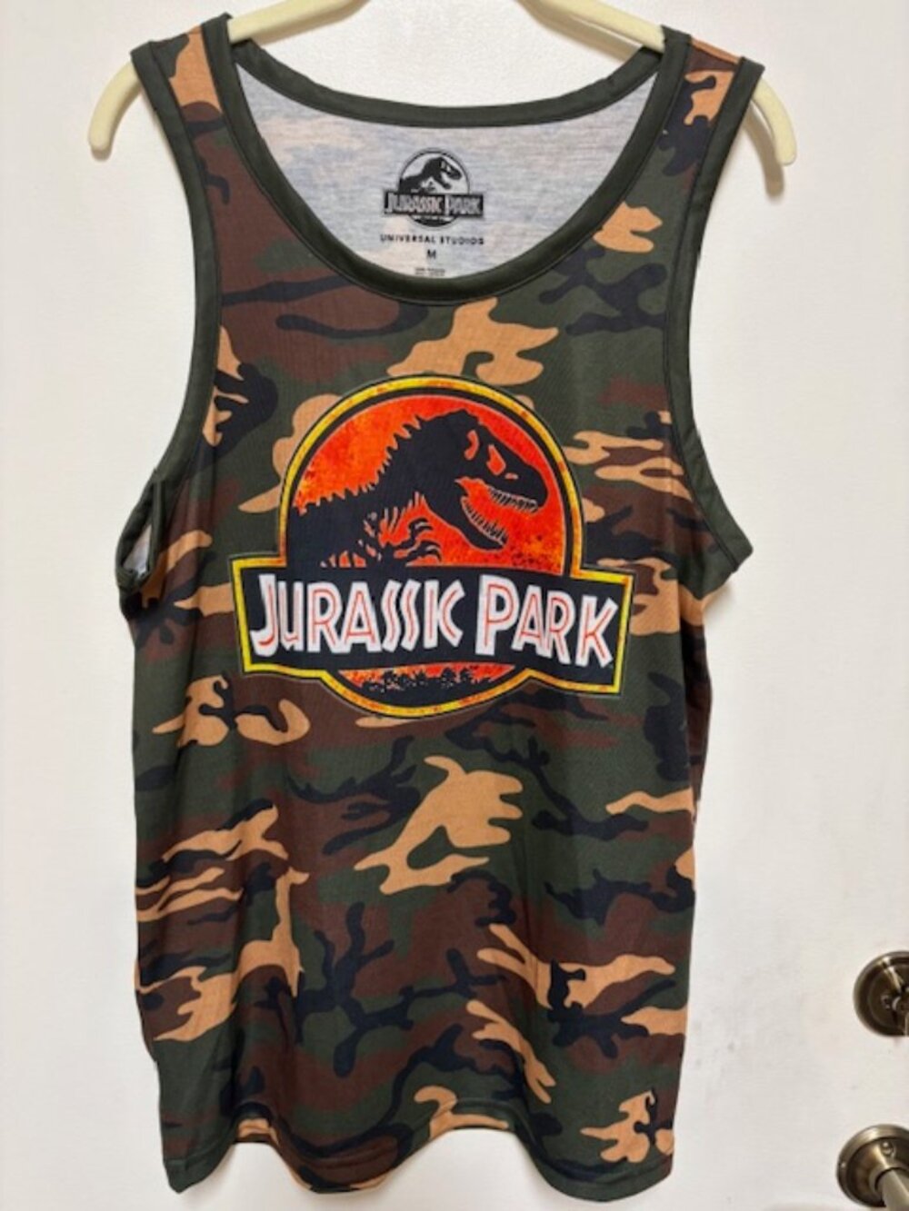 NWT Universal Studios J urassic Park Mens Tank Top Green Brown Camo. Sz. Medium